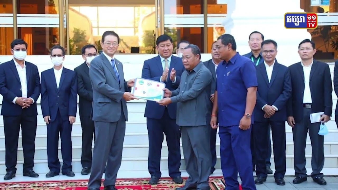 ក្រសួងបរិស្ថាន ទទួលអំណោយរថយន្តដឹកសំរាម១៥គ្រឿងពីស្ថានទូតជប៉ុន (Video Inside)