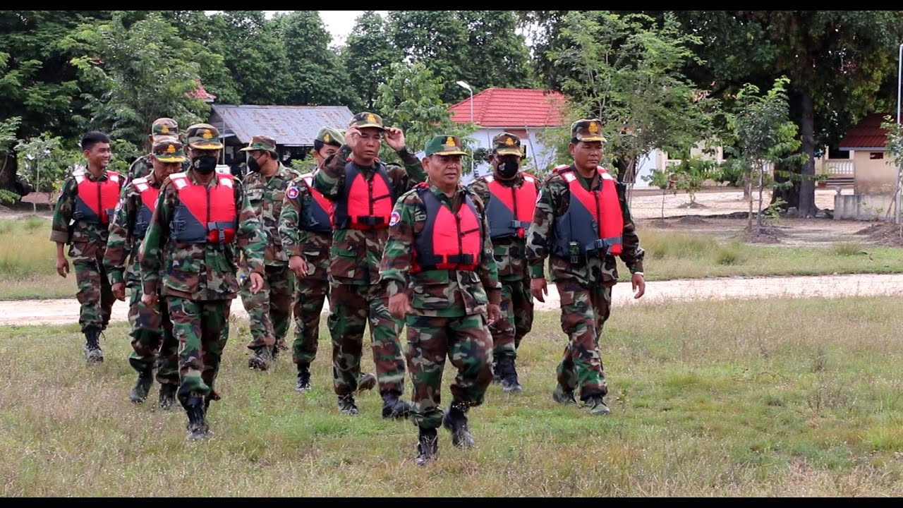 មេបញ្ជាការតំបន់ប្រតិបត្តិការសឹករងកំពង់ធំ ត្រួតពិនិត្យកងកម្លាំងអន្តរាគមន៍ដើម្បីត្រៀមជួយសង្គ្រោះពលដ្ឋរងគ្រោះមហន្តរាយផ្សេងៗ