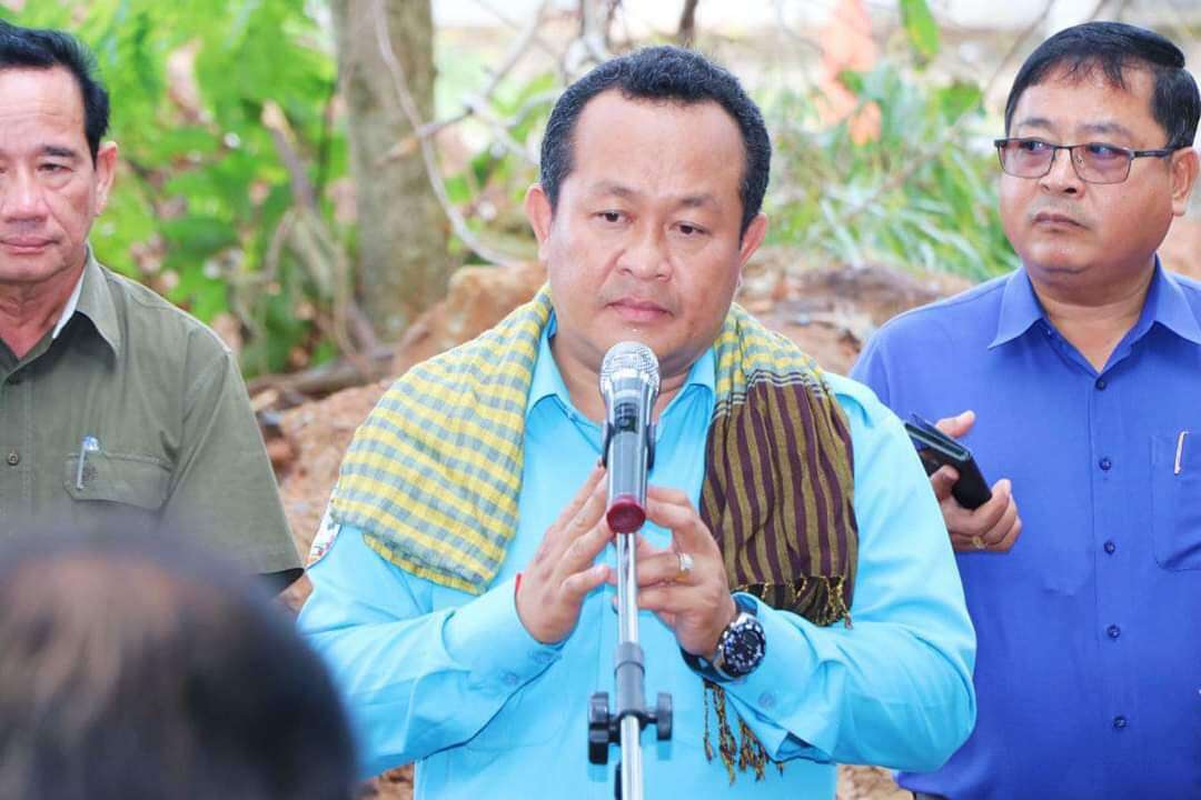 ឯកឧត្តម  អភិបាលខេត្តកែប ណែនាំដល់ក្រុមការងារបច្ចេកទេសសាងសង់ប្រព័ន្ធលូរំដោះទឹក និងប្រឡាយបេតុងមានគម្រប ត្រូវពន្លឿនឱ្យហើយរួចរាល់មុនរដូវភ្លៀង និងស្របតាមស្តង់ដារបច្ចេកទេស