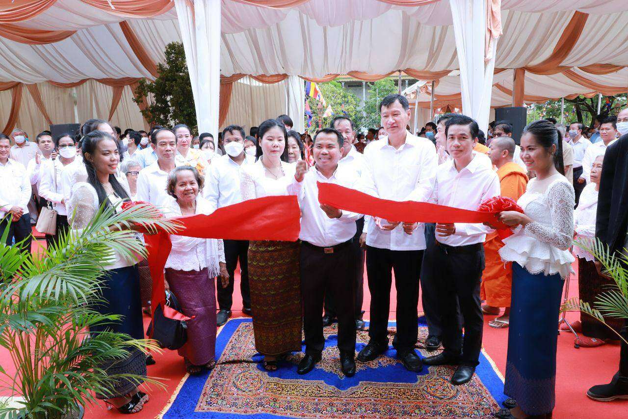 ឯកឧត្តម គង់ សោភ័ណ្ឌ អភិបាលខេត្តកណ្តាល អញ្ជើញពិធីសម្ពោធ កុដិ និងសមិទ្ធផលនានា ក្នុងវត្តសុវណ្ណវតី នៅស្រុកខ្សាច់កណ្ដាល
