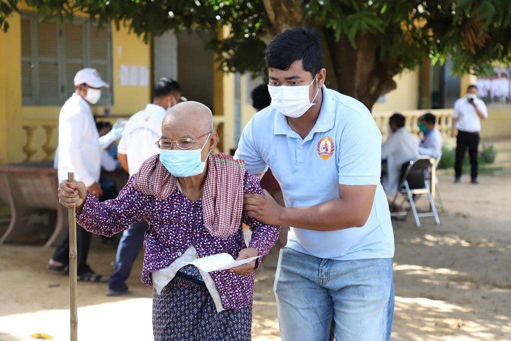 ការបោះឆ្នោតឃុំសង្កាត់ចប់ហើយ ប៉ុន្តែការជួយប្រជាជននៅបន្ត