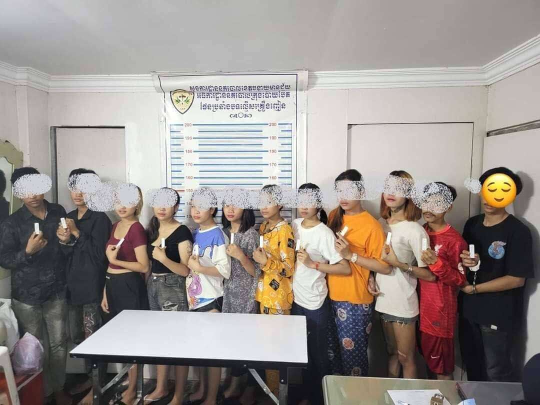 កម្លាំងជំនាញផែននគរបាលព្រហ្មទណ្ឌ ស្រាវជ្រាវបង្រ្កាបបានមុខសញ្ញាឆក់ទូរស័ព្ទ និងកាបូប ជាបន្តបន្ទាប់ចំនួន ១៤នាក់