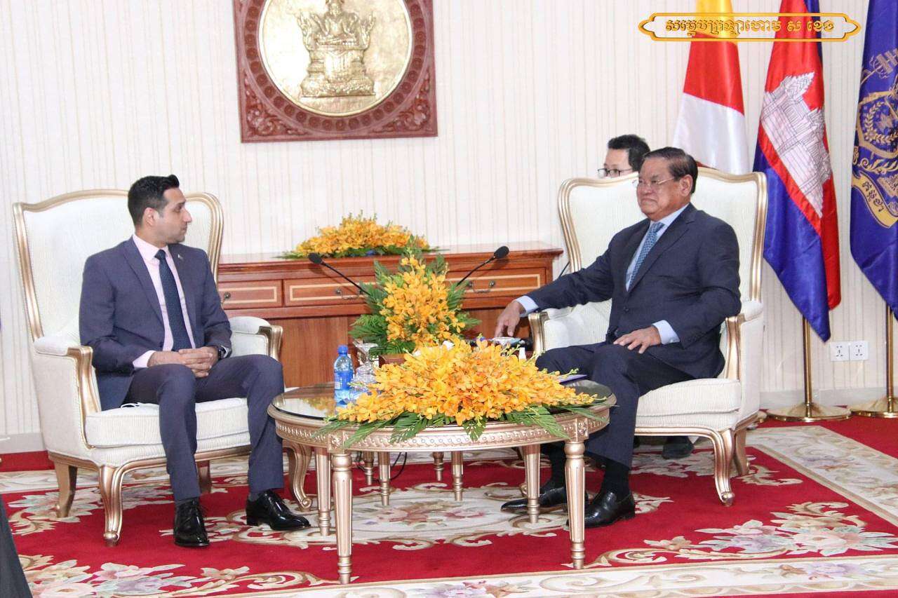 រដ្ឋមន្រ្តីក្រសួងមហាផ្ទៃអនុញ្ញាតឲ្យអគ្គរដ្ឋទូតវិសាមញ្ញនិងពេញសមត្ថភាពនៃ សាធារណរដ្ឋអ៊ីស្លាមប៉ាគីស្ថាន ចូលជួបសម្តែងការគួរសមនិងពិភាក្សាការងារ