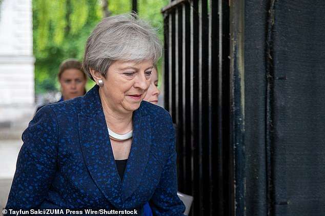 Theresa May អតីតនាយករដ្ឋមន្ត្រីអង់គ្លេសអាចក្លាយជានាយករដ្ឋមន្ត្រីបណ្តោះអាសន្នបន្ទាប់ពីការលាលែងពីតំណែងរបស់លោក Boris Johnson