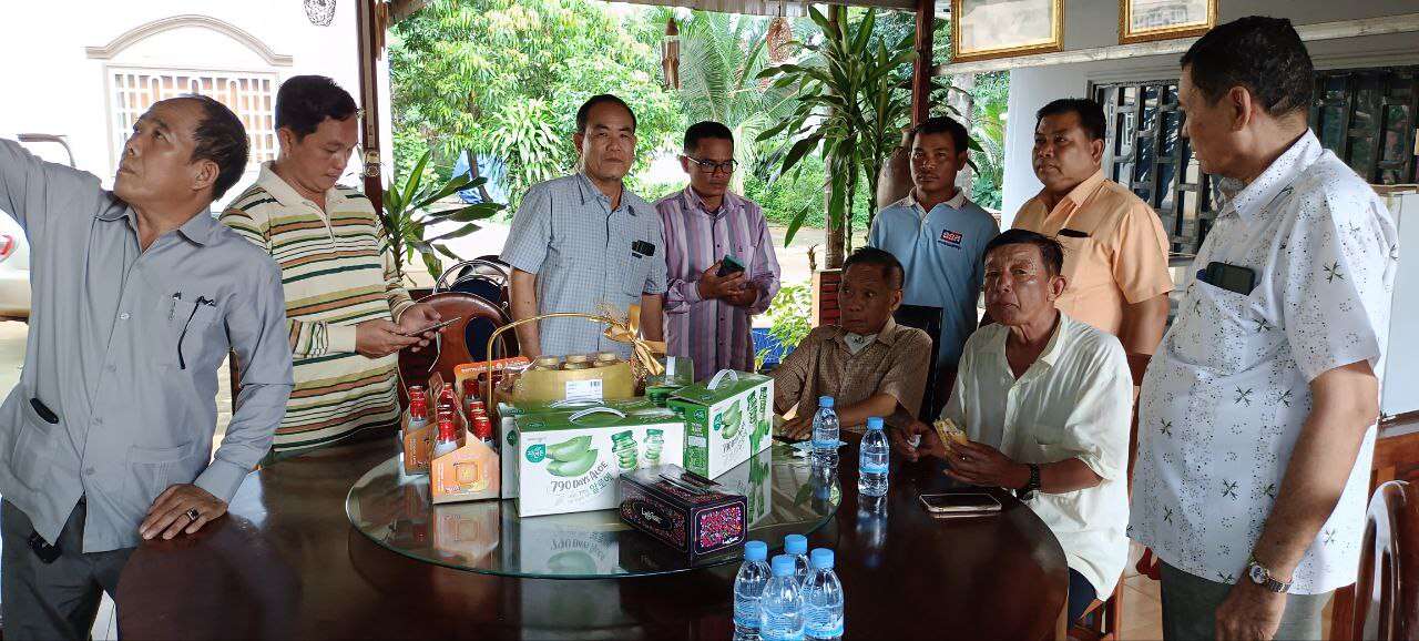 អ្នកសាព៌ត័មានជាច្រេីនអង្គភាពប្រចាំខេត្តរតនគិរី បានមកផ្តល់កម្លាំងចិត្ត និងសួរសុខទុក្ខឯកឧត្ត ប៊ូ ឡាំ តំណាងរាស្រ្តកំពុងមានជំងឺប្រចាំកាយ