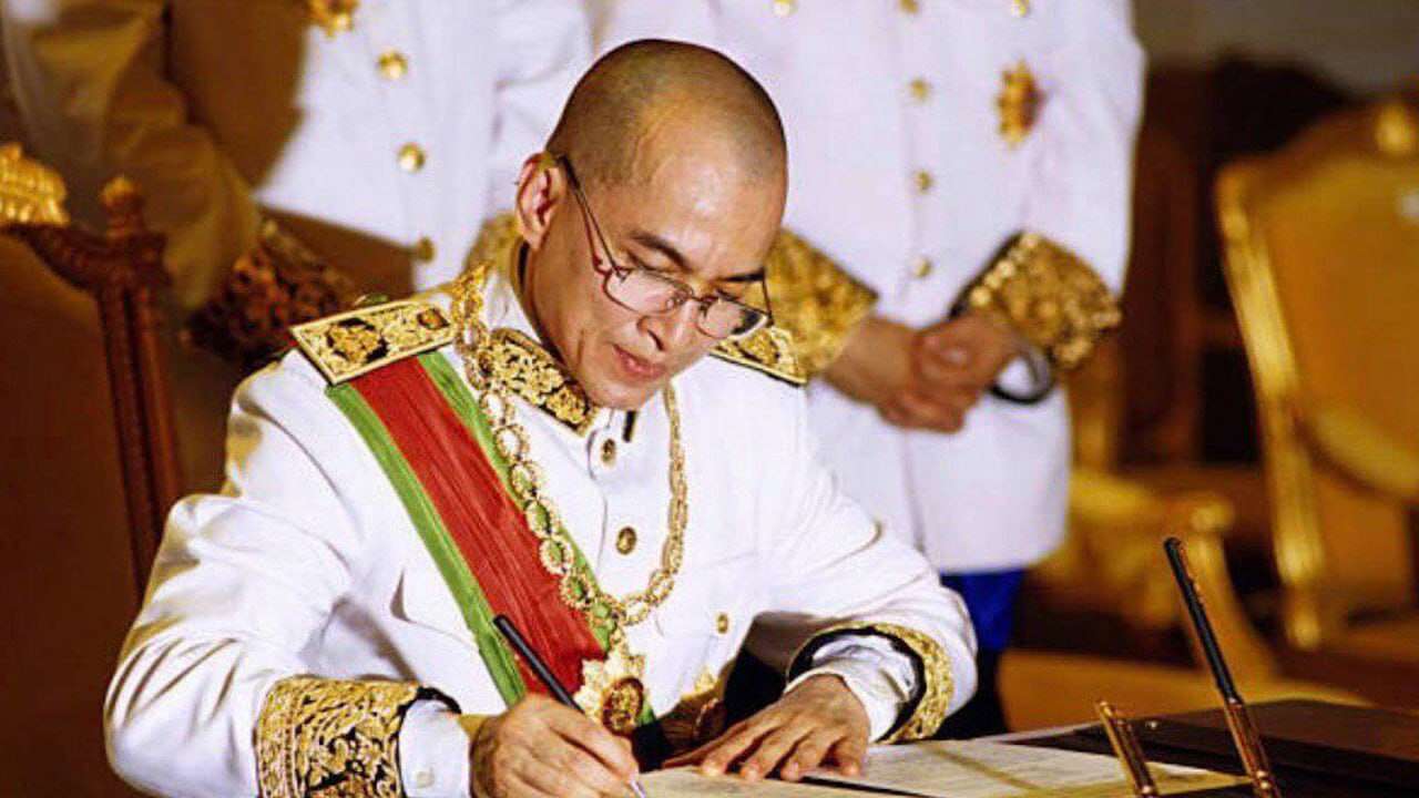 ព្រះមហាក្សត្រខ្មែរ ថ្វាយព្រះរាជសារជូន ព្រះចៅអធិរាជជប៉ុន ណារុហ៊ីតុ ចូលរួមរំលែកទុក្ខដ៏ក្រៀមក្រំ ចំពោះមរណភាពលោក អាបេ សិនហ្សូ