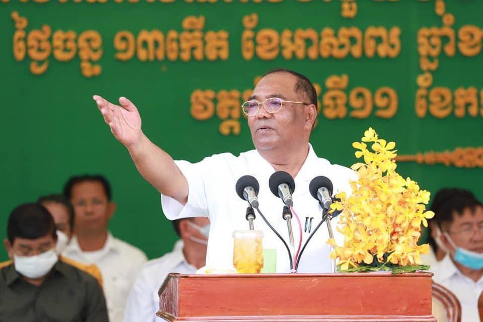 នាយឧត្តមសេនីយ៍ ហ៉ីង ប៊ុនហៀង ផ្តាំផ្ញើដល់អាជ្ញាធរដែនដី កម្លាំងប្រដាប់អាវុធ ព្រះសង្ឃ និងប្រជាពលរដ្ឋពុទ្ធបរិស័ទ ត្រូវបន្តរួមគ្នាការពារសុខសន្តិភាពឲ្យគង់វង្សយូរអង្វែង ការពាររាជរដ្ឋាភិបាលស្របច្បាប់