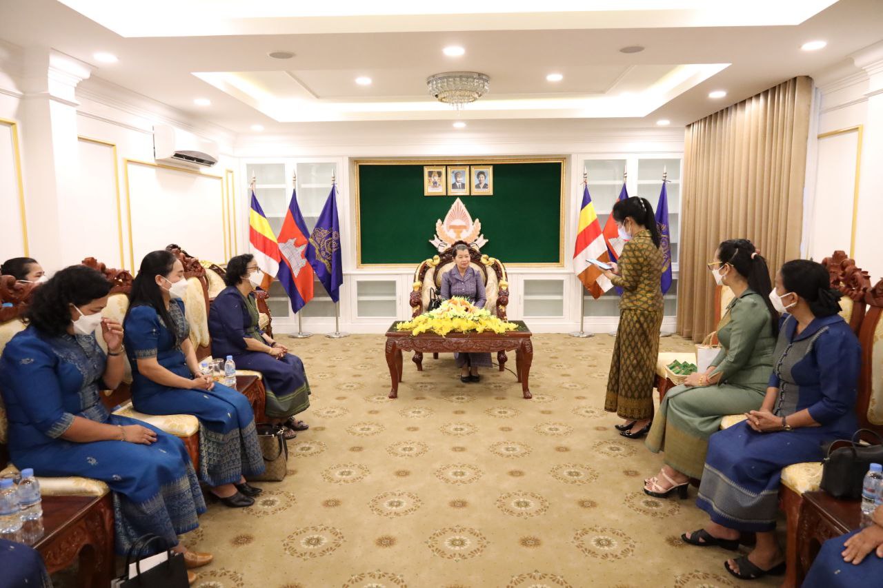 លោកជំទាវកិត្តិសង្គហបណ្ឌិត ម៉ែន សំអន ទទួលជួបគណៈប្រតិភូ សាខាសមាគមនារីកម្ពុជា ដើម្បីសន្តិភាព និងអភិវឌ្ឍន៍ខេត្តកោះកុង