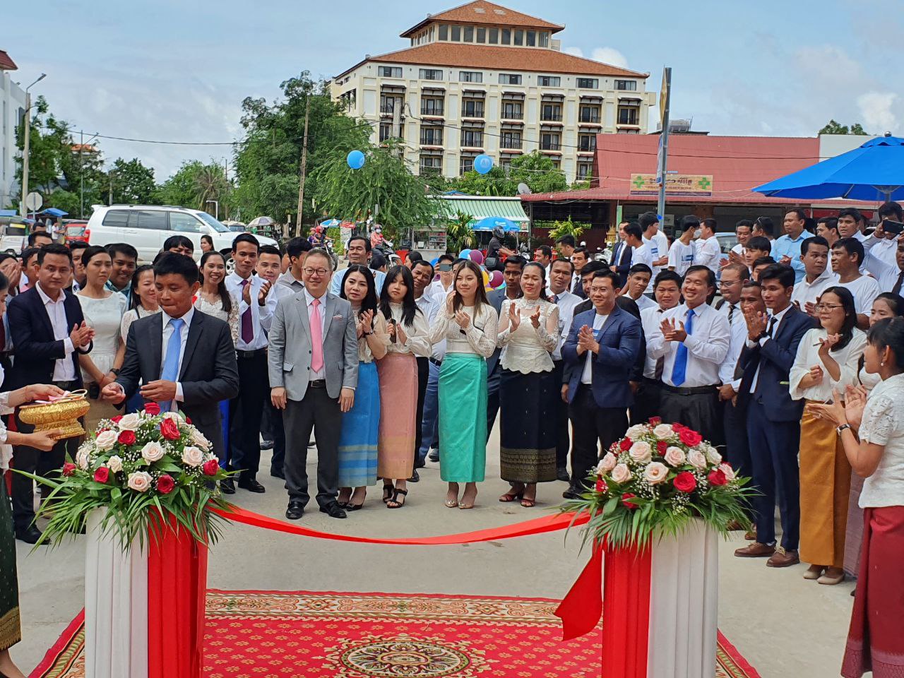 អគារសិក្សាថ្មីរបស់មជ្ឈមណ្ឌលភាសា អេ អាយ អាយ និងសាលារៀន អន្តរទ្វីប អាមេរិកាំង នៅខេត្តសៀមរាបត្រូវបានសម្ភោធដាក់ឲ្យប្រើប្រាស់ជាផ្លូវការហើយ