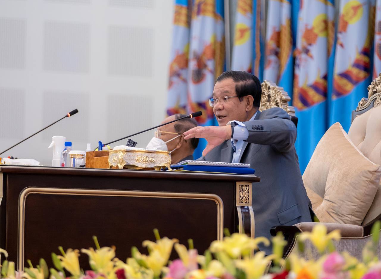 គណៈកម្មាធិការកណ្តាល វិសាមញ្ញ របស់គណបក្សប្រជាជនកម្ពុជា គាំទ្រទាំងស្រុងសំណើរវិសោធនកម្ម លើកទី១០ នៃរដ្ឋធម្មនុញ្ញនៃព្រះរាជាណាចក្រកម្ពុជា