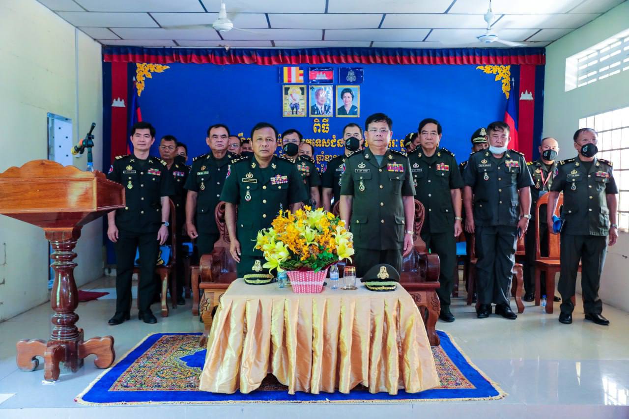 សិក្ខាកាមចំនួន ៤៩នាក់ បានបញ្ចប់វគ្គហ្វឹកហ្វឺនបំប៉នជំនាញបំភ័ន្តអក្ខរៈ កងទ័ពជើងគោក ឆ្នាំ២០២២ ដោយជោគជ័យ