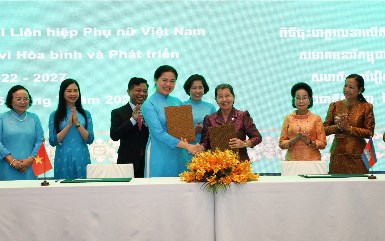 សមាគមនារីកម្ពុជា ដើម្បីសន្តិភាពនិងអភិវឌ្ឍន៍ អបអរសាទរទំនាក់ទំនងការទូតកម្ពុជា-វៀតណាមលើកទី ៥៥ឆ្នាំ