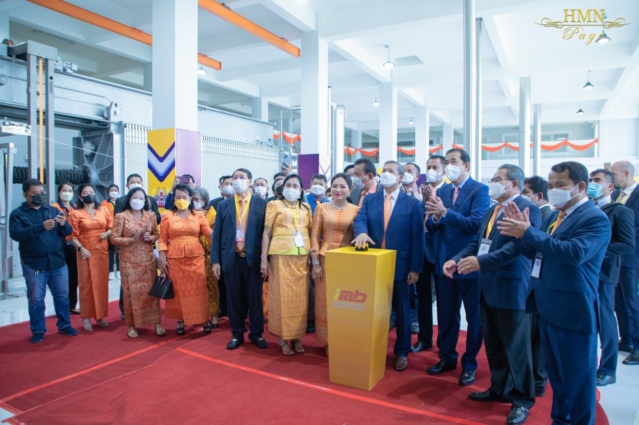 ហ៊ុន ម៉ាណែត៖ វិស័យឯកជនអាចចូលរួមចំណែកដោយផ្ទាល់ដល់ការអភិវឌ្ឍសង្គម-សេដ្ឋកិច្ច និងដោយប្រយោល តាមរយៈបង្កើនចំណូលពន្ធ និងការបង្កើនការវិនិយោគ ដែលអាចបង្កើតការងារជាបន្តបន្ទាប់ និងពង្រឹងភាពប្រកួតប្រជែង ព្រមទាំងលើកកម្ពស់ពិពិធកម្មសេដ្ឋកិច្ចជាតិ