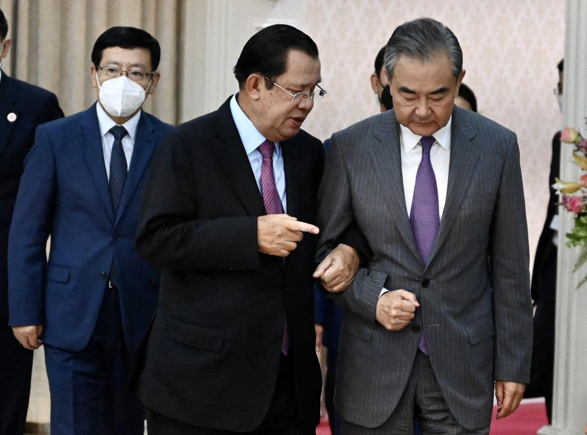 មិត្តដែកថែប – ironclad friend