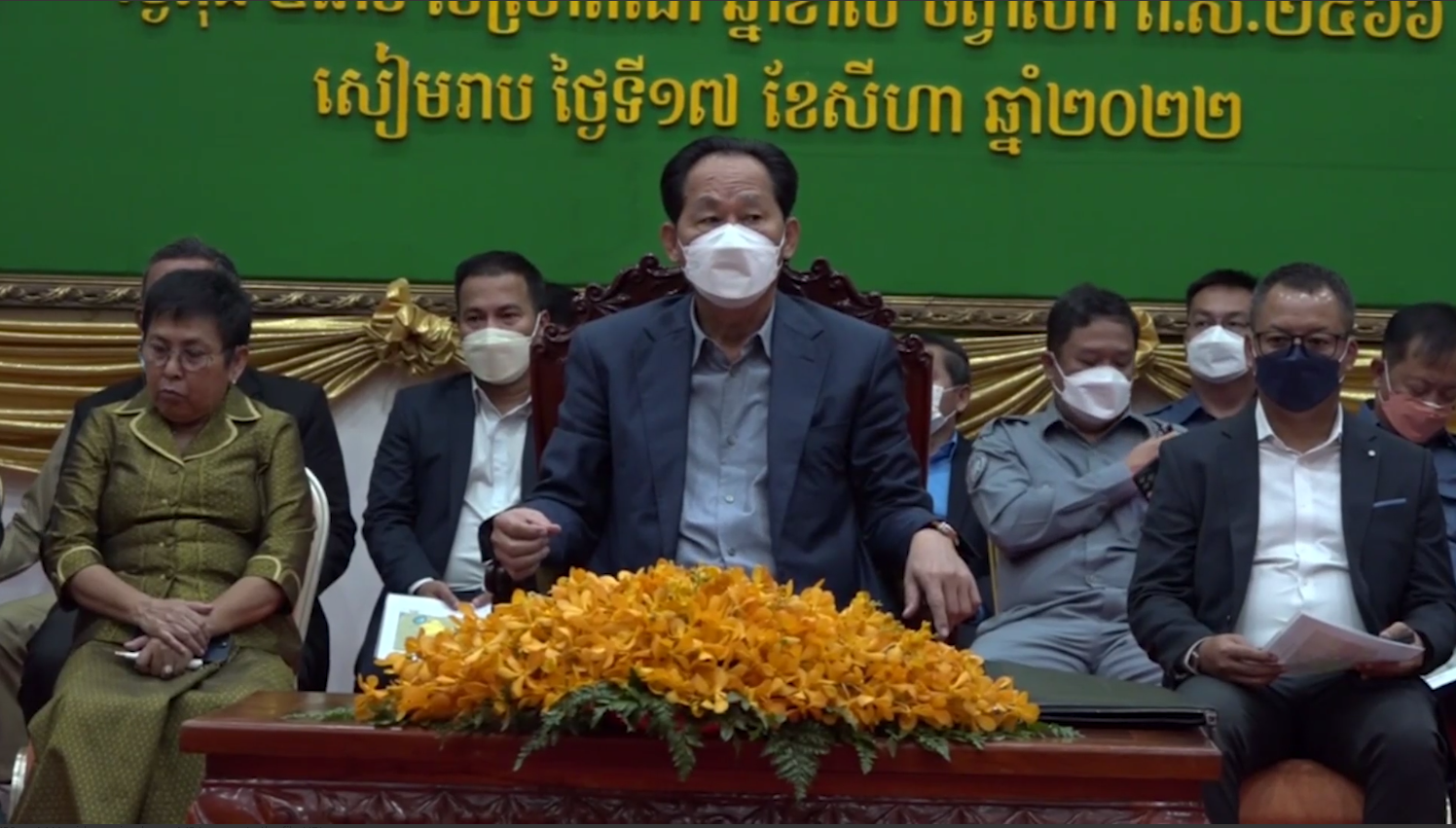 មន្រ្តីជាន់ខ្ពស់ក្រសួងរៀបចំដែនដី នគរូបនីយកម្មនិងសំណង់ ៖ គិតត្រឹមថ្ងៃទី២៦ ក្រុមការងារបានចុះវាស់វែងដីសំណង់ខុសច្បាប់នៅតំបន់អង្គរបានជាង ៣ម៉ឺនហិកតា ស្មើរនិងប្រមាណ៧០ ភាគរយ
