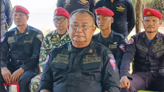 មេបញ្ជាការរងកងទ័ពជើងគោក ចុះសួរសុខទុក និងពិនិត្យការងារហ្វឹកហ្វឺនកម្ម៉ង់ដូជំនាន់ទី១១ នៅតំបន់សមុទ្រ