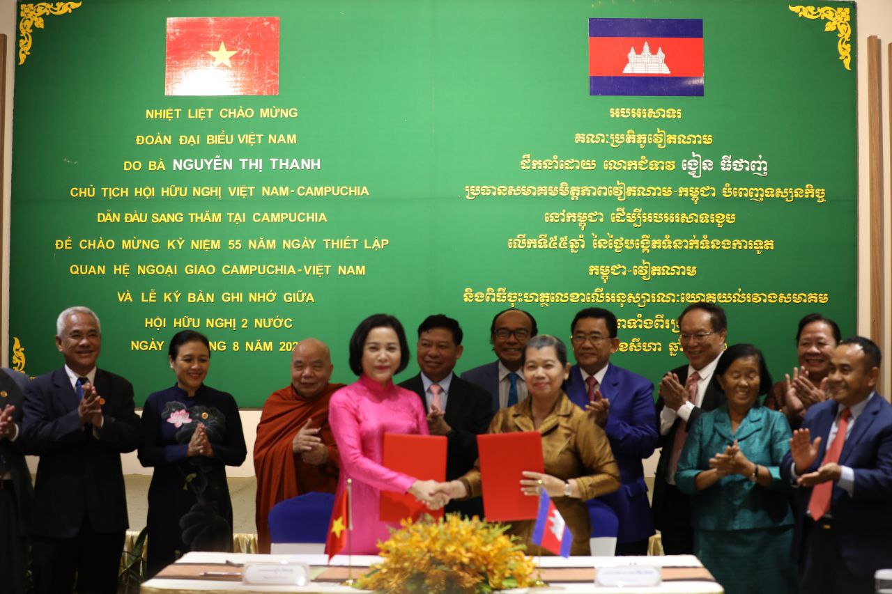 លោកជំទាវកិត្តិសង្គហបណ្ឌិត ម៉ែន សំអន ៖ កិច្ចសហប្រតិបត្តិការរវាងកម្ពុជា-វៀតណាម ត្រូវបានពង្រឹងបន្ថែមទៀត បន្ទាប់ពីស្ថានភាពជំងឺកូវីដបានធូរស្រាល