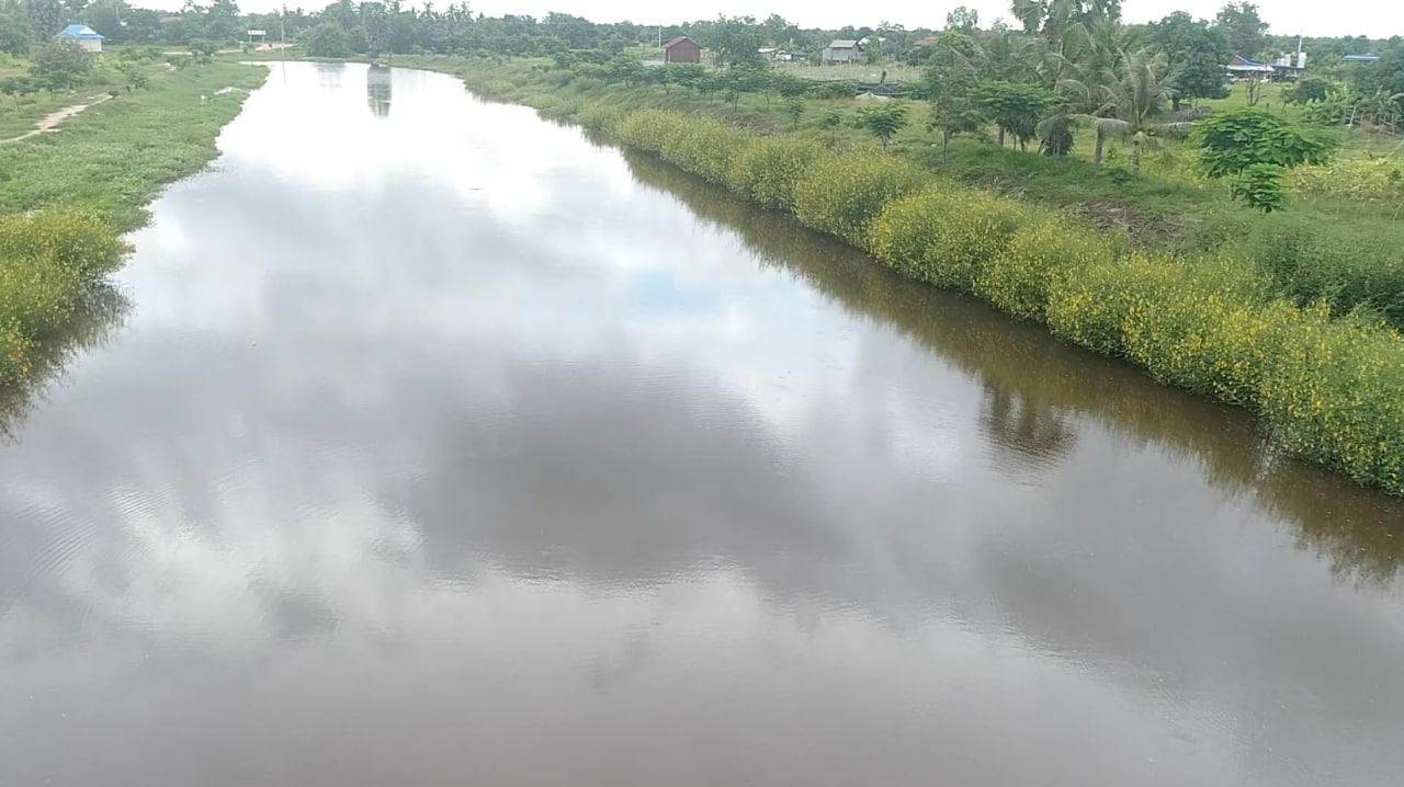 ស្រះទឹកខ្នាតយក្សរបស់ឯកឧត្តម ស៊ុយ សែម និងលោកជំទាវ ជា ខេង ធ្វើឲ្យជីវភាពប្រជាពលរដ្ឋស្រុកបាកានកាន់តែប្រសើរឡើងពីមួយថ្ងៃទៅមួយថ្ងៃក្នុងការដាំបន្លែលក់