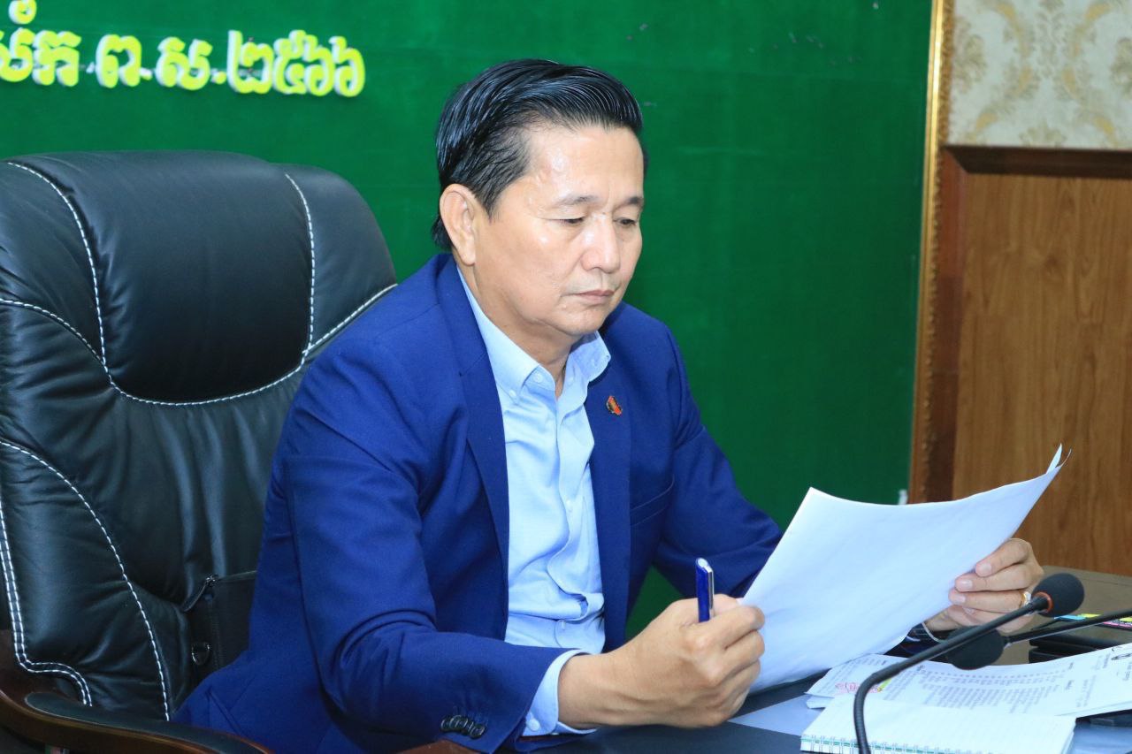 មន្រ្តីជំនាញពាក់ព័ន្ធរួមគ្នាដោះស្រាយករណីសំណើសុំធ្វើប្លង់កម្មសិទ្ធិដីចំនួន ១៦ក្បាលដី ជូនប្រជាពលរដ្ឋ ក្នុងស្រុកមង្គលបូរី