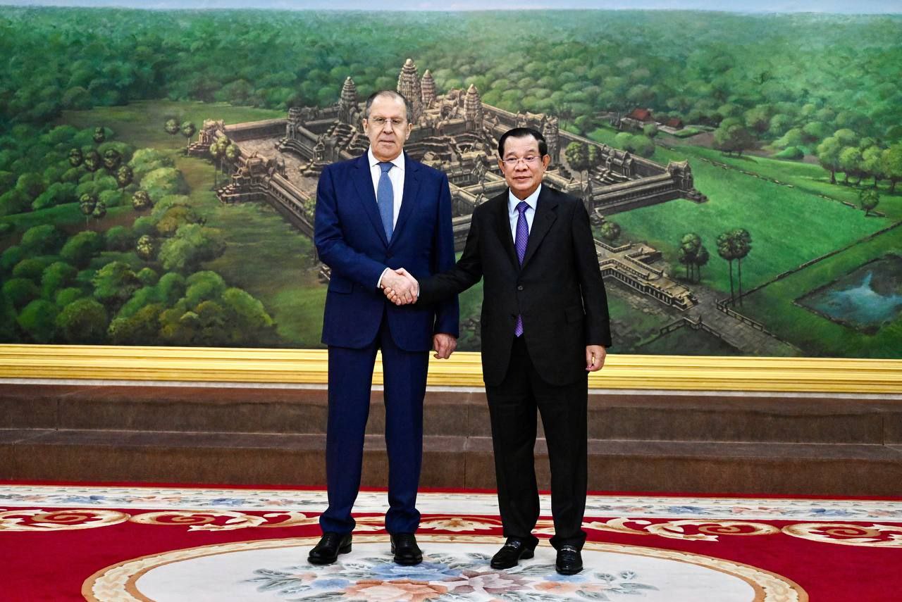 សម្ដេចតេជោ ហ៊ុន សែន ទទួលជួបពិភាក្សាការងារជាមួយ រដ្ឋមន្ត្រីការបរទេសរុស្ស៊ី