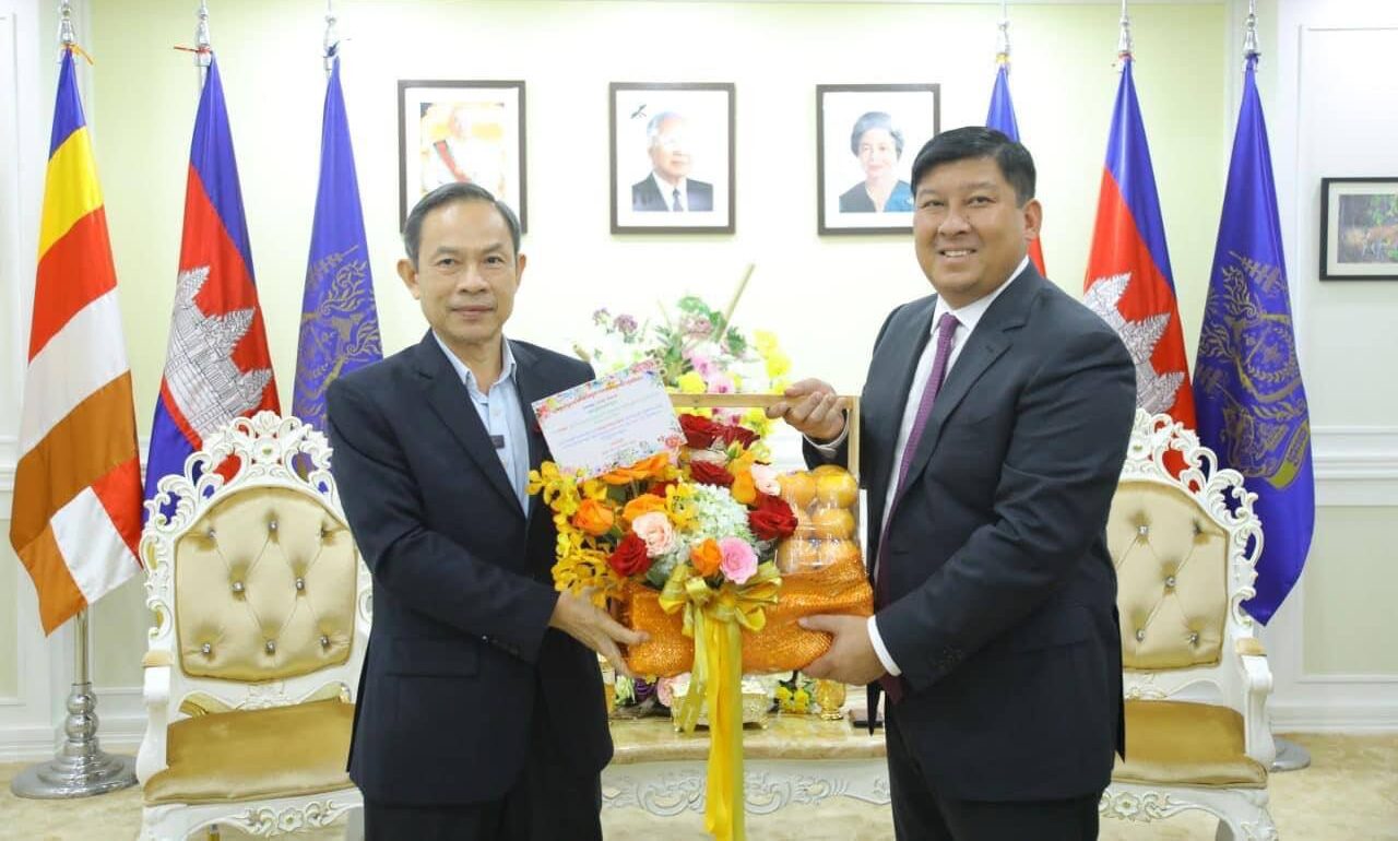 ឯកឧត្តម សាយ សំអាល់ ទទួលជួបជាមួយគណៈប្រតិភូវៀតណាម