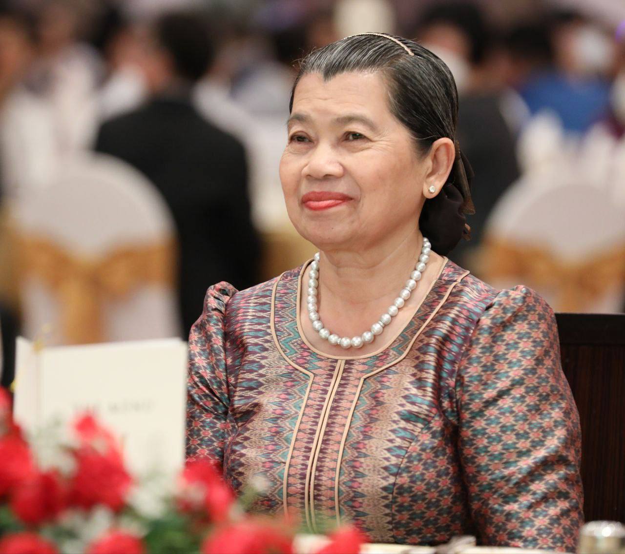 លោកជំទាវកិត្តិសង្គហបណ្ឌិត ម៉ែន សំអន គាំទ្រក្នុងការបង្កើតសមាគមផលិតផលធ្វើដំណើរ និងស្បែកនៅកម្ពុជា