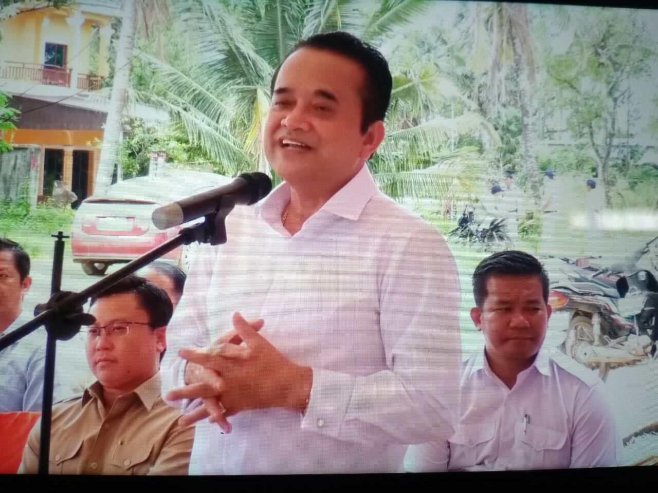 សមាជិកបក្សគ្រប់ថ្នាក់ត្រូវសម្រួចឆន្ទៈ បម្រើបក្ស និងប្រជាជន នៅក្នុងមូលដ្ឋានឱ្យបានសកម្មថែមទៀត ដើម្បីផ្ដល់ការគាំទ្រមកលើគណបក្សប្រជាជនកម្ពុជា ដឹកនាំប្រទេសជាតិបន្តទៀត