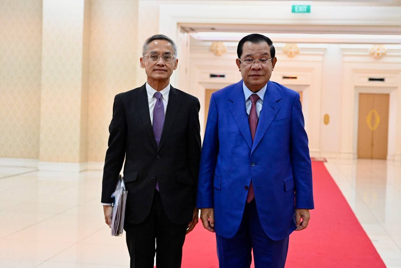 ព្រឹកនេះ សម្ដេចតេជោ ហ៊ុន សែន អនុញ្ញាតឱ្យអ្នករាយការណ៍ពិសេសរបស់ UN ទទួលបន្ទុកសិទ្ធមនុស្សនៅកម្ពុជា ចូលជួបសម្ដែងការគួរសម និងពិភាក្សាការងារ នៅវិមានសន្តិភាព