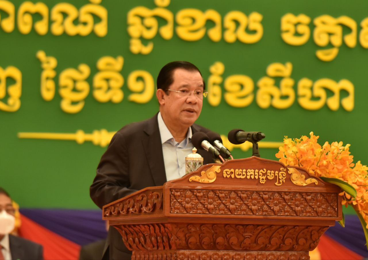 សម្តេចតេជោ ហ៊ុន សែន កោតសរសេីររដ្ឋមន្រ្តីការបរទេស និងឧត្តមមន្រ្តីកម្ពុជាទាំងអស់ ចំពោះភាពជាម្ចាស់ផ្ទះ នៃកិច្ចប្រជុំរដ្ឋមន្ត្រីការបរទេសអាស៊ាន និងកិច្ចប្រជុំពាក់ព័ន្ធនានានៅកម្ពុជា ទទួលបានជោគជ័យត្រចះត្រចង់ជាទីបំផុត