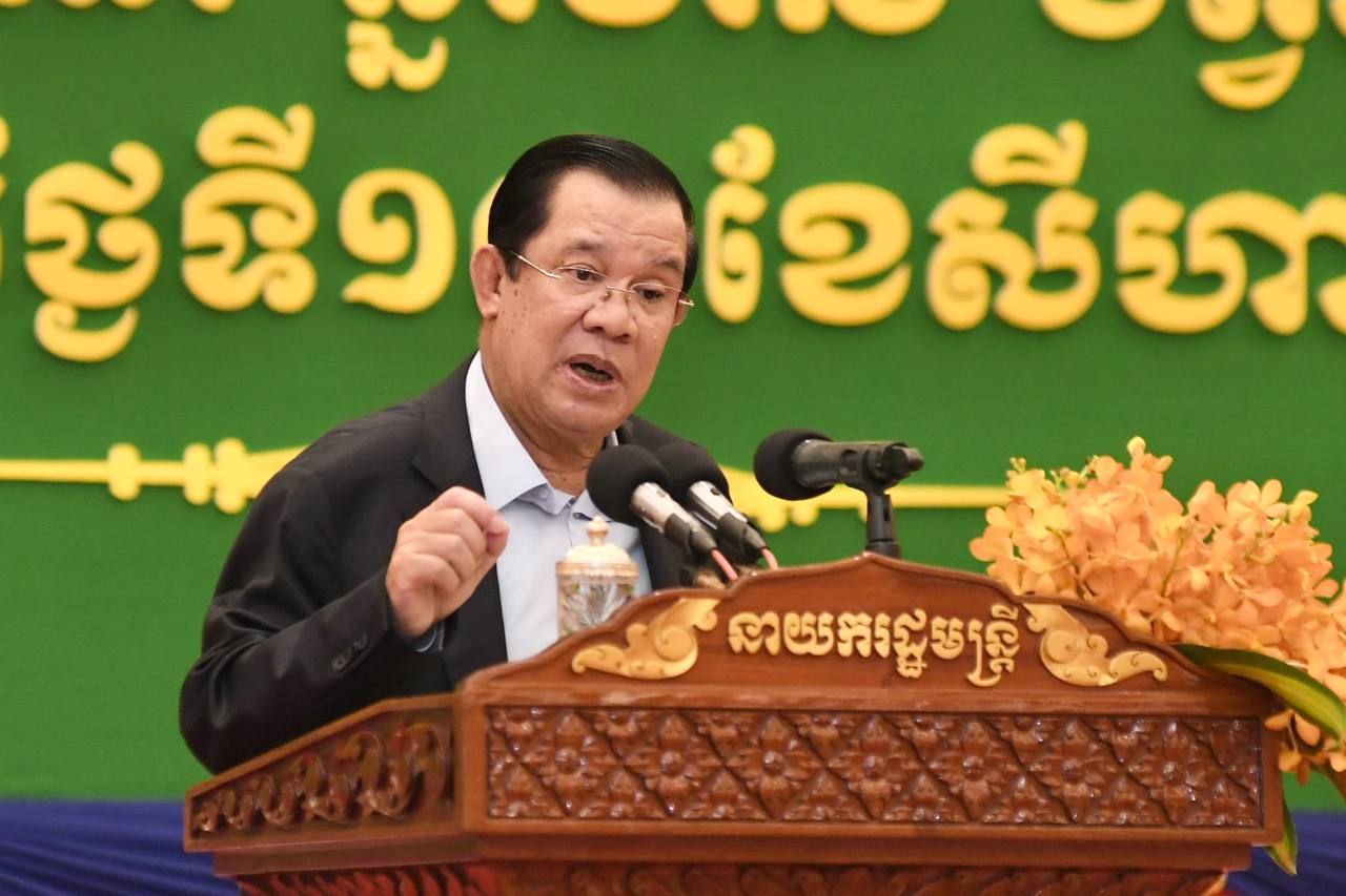 សម្តេចតេជោ ហ៊ុន សែន បញ្ជាទៅក្រសួងការងារ ឱ្យដោះស្រាយករណីការតវ៉ារបស់កម្មករជាបន្ទាន់ មុននឹងមានចំណាត់ការលើក្រុមហ៊ុន