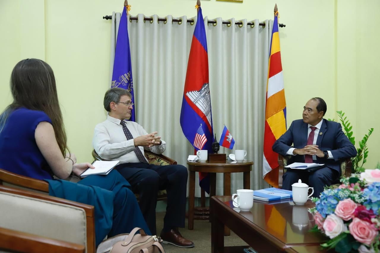 ទេសរដ្ឋមន្រ្តី លី ធុជ ៖ កម្ពុជាមានបទពិសោធន៍គ្រប់គ្រាន់ ចូលរួមស្វែងរកសុខសន្តិភាព និងចែករំលែកទៅតាមបណ្ដាប្រទេសនានាជុំវិញពិភពលោក និងក្នុងតំបន់