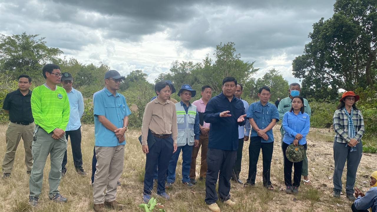 ឯកឧត្តម សាយ សំអាល់៖ បេសកកម្មរបស់បងប្អូនមន្រ្តីក្រសួងបរិស្ថានគឺជាការចូលរួមគាំទ្រដល់ក្រសួងរៀបចំដែនដី អាជ្ញាធរអប្សរា អាជ្ញាធរមូលដ្ឋាន ក្នុងការរៀបចំតំបន់ធម្មជាតិរុនតាឯក សម្រាប់ការផ្លាស់ប្តូរទីតាំងលំនៅថ្មីរបស់បងប្អូននៅតំបន់អង្គរ