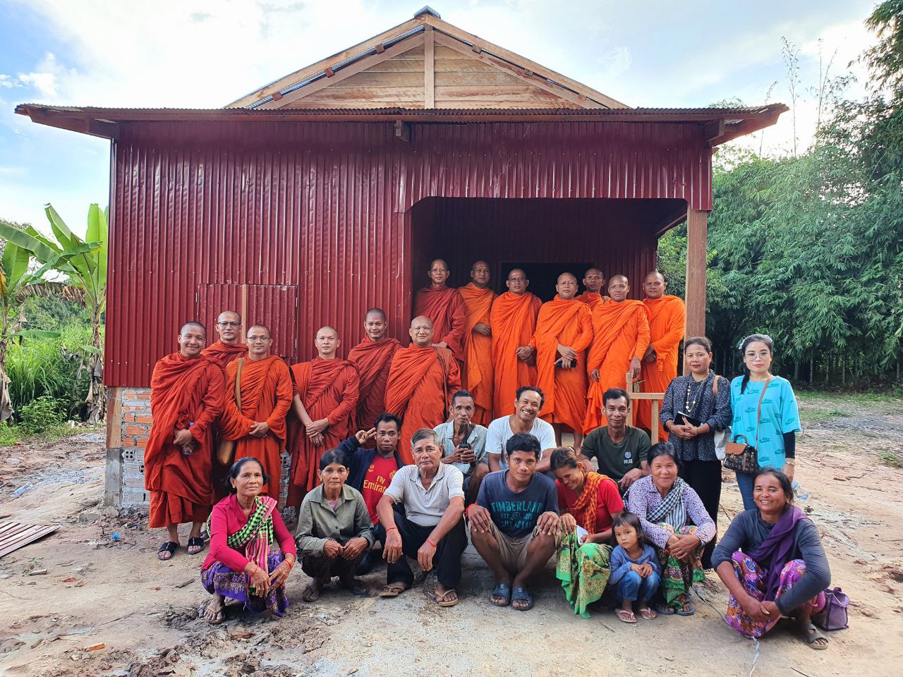ផ្ទះសន្តិភាពទី១៥២ ក្នុងគម្រោងនិរន្តរភាពសហគមន៍របស់សមាគមជីវិត និងក្តីសង្ឃឹមត្រូវបានប្រគល់ជូនដល់គ្រួសារក្រីក្រមួយនៅភូមិពាក់ស្នែងថ្មី ឃុំពាក់ស្នែង ស្រុកអង្គរធំ ខេត្តសៀមរាប