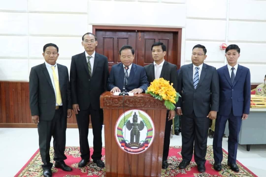 តំណាងសម្ដេចក្រឡាហោមសខេង ៖ មន្ត្រីរដ្ឋបាលខេត្តបន្ទាយមានជ័យ ត្រូវបន្តពិនិត្យ រាល់ដំណោះស្រាយ របស់ប្រជាពលរដ្ឋឲ្យបានល្អ