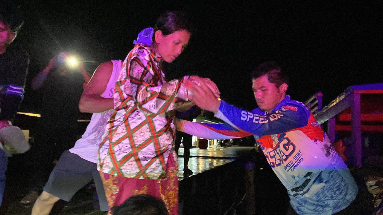 លោកឧកញ៉ា ទៀ វិចិត្រ បានបញ្ជូនអូប័រពេទ្យល្បឿនលឿន ទៅទទួលយកស្រ្តីមួយរូប បានឈឺពោះជិតសម្រាល កូន យកមកខេត្តព្រះសីហនុ ដើម្បីសង្គ្រោះបន្ទាន់នៅមន្ទីរពេទ្យ