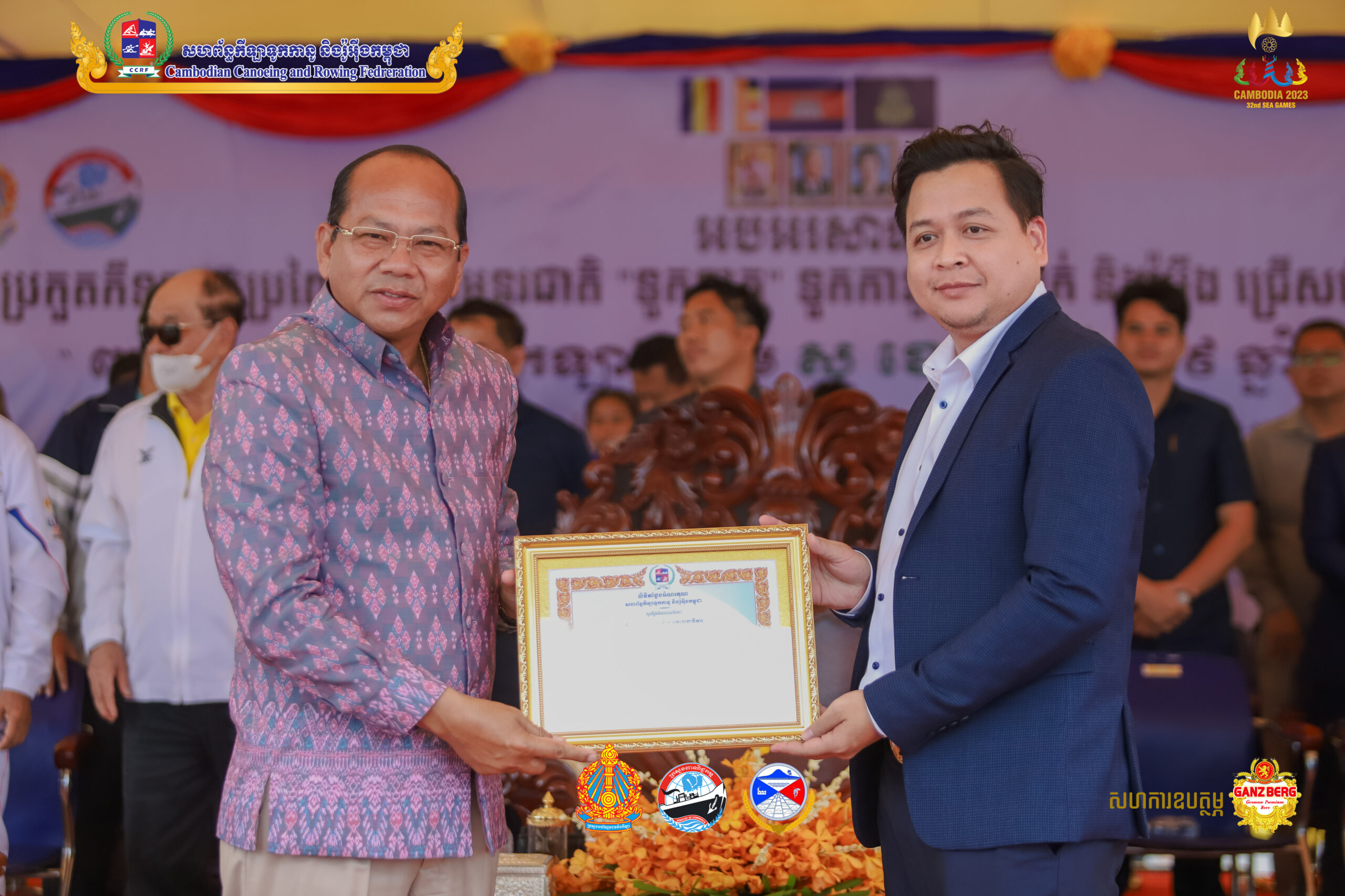 ឯកឧត្តម ម៉ៅ  ធនិន៖ សហព័ន្ធកីឡាទូកកានូ និងទូករ៉ូអ៊ីងកម្ពុជា   កំពុងទទួលបានការចាប់អារម្មណ៍ខ្លាំងពីមហាជន ក្រោយបានកែទម្រង់រចនាសម្ព័ន្ធគ្រប់គ្រង