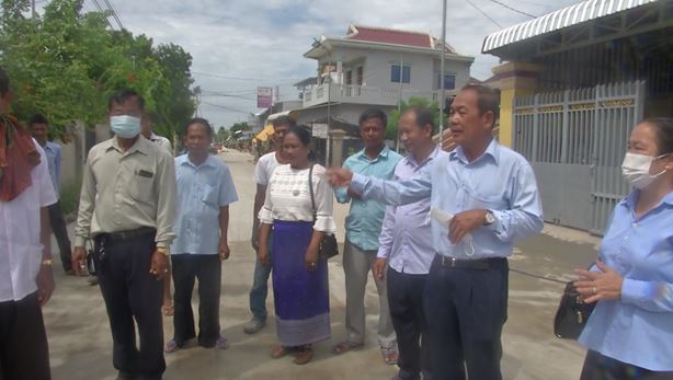 ប្រជាពលរដ្ឋឃុំព្រែកអញ្ចាញ  ស្រុកមុខកំពូល ខេត្តកណ្ដាល អរគុណសម្តេចតេជោ ហ៊ុន សែន ដែលបានជួយស្ថាបនាផ្លូវបេតុងជូនពួកគាត់