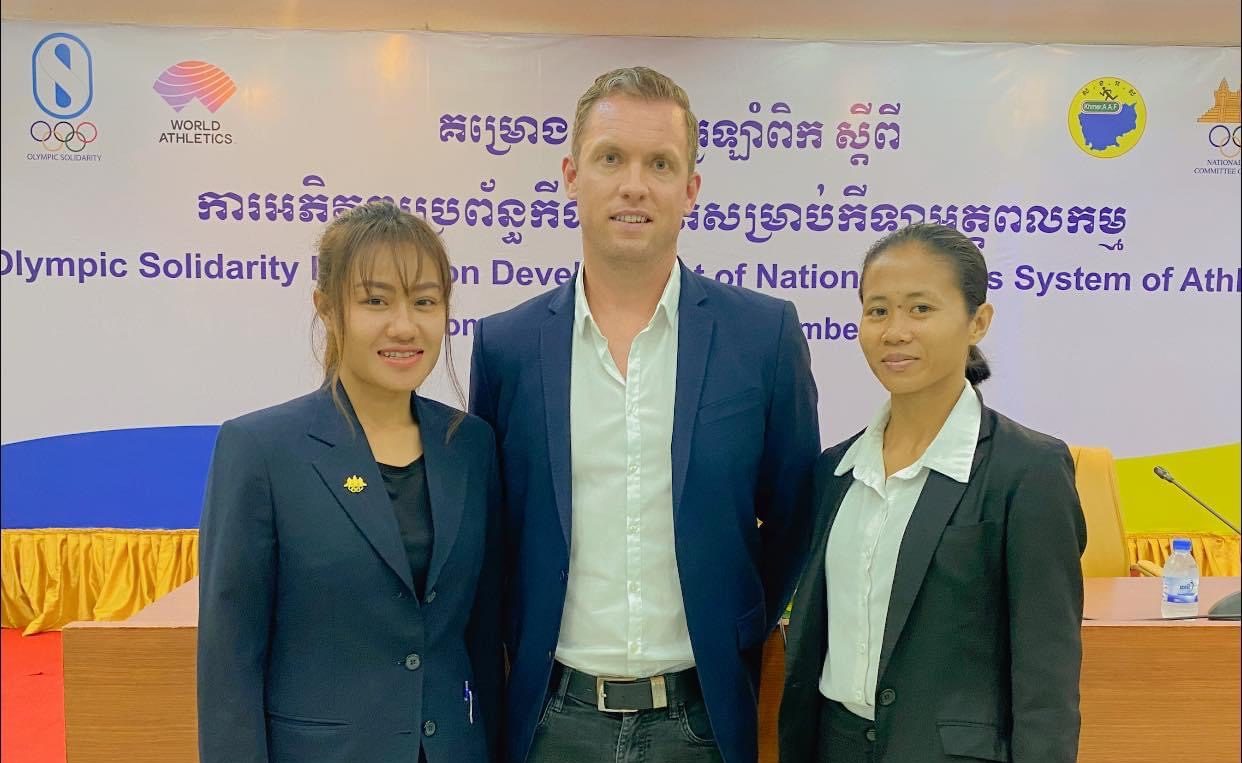 លោកស្រី សុទ្ធ ស្រីលក្ខណ៍៖ កីឡាករលោតកម្ពស់២រូប រំពឹងឈ្នះមេដាយ នៅស៊ីហ្គេម ឆ្នាំ២០២៣ ក្រោយទទួលបានការហ្វឹកហាត់រយៈពេលវែង នៅប្រទេសចិន