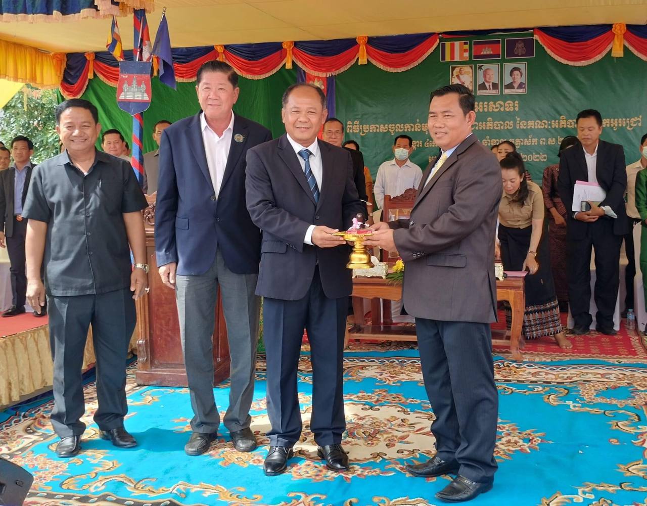 រដ្ឋបាលខេត្តបន្ទាយមានជ័យ បានដាក់ឱ្យដំណើរការយន្តការច្រកចេញចូលនៅតាមឃុំ សង្កាត់ទាំង ៦៧ក្នុងខេត្ត ដើម្បីកាត់បន្ថយអំពើពុករលួយ និងបង្ខិតសេវាឱ្យកាន់តែជិតប្រជាពលរដ្ឋ