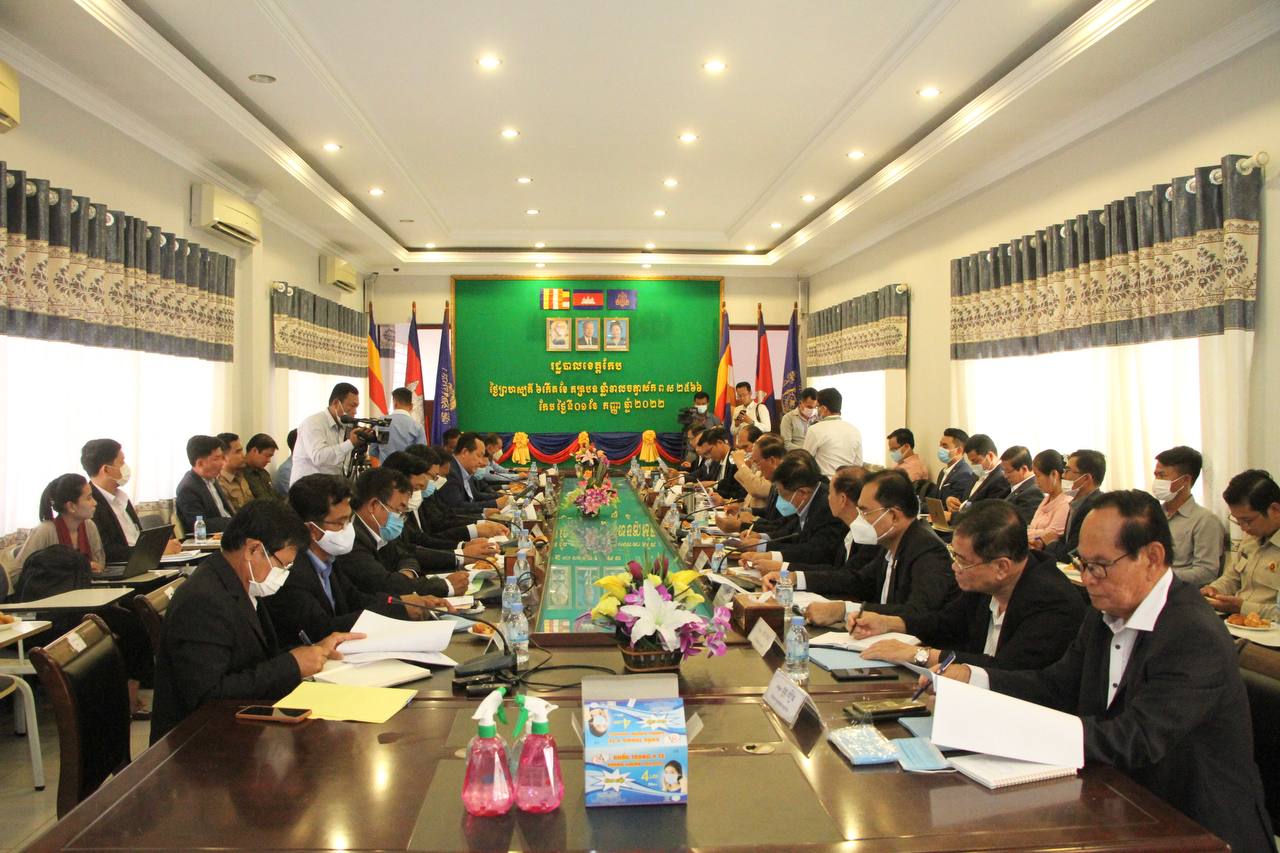 គណ:ប្រតិភូគណៈកម្មការទី៣ នៃរដ្ឋសភា បានអញ្ជើញចុះពិនិត្យមើលវឌ្ឍនភាពការងារ និងការប្រែប្រួលអាកាសធាតុនៅក្នុងខេត្តកែប