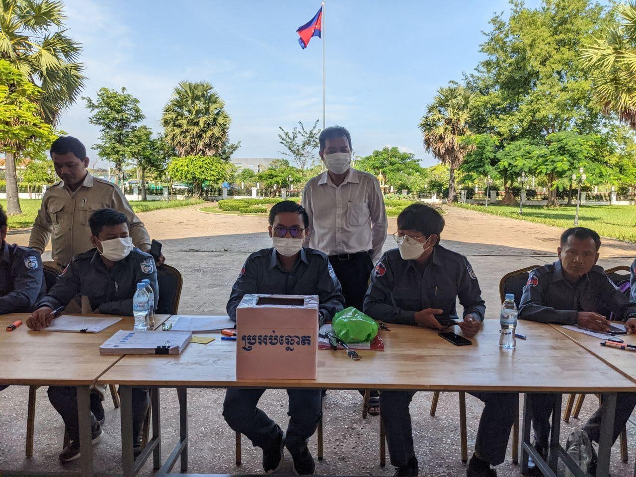 ព្រឹកនេះ ពលរដ្ឋដែលគ្រប់លក្ខខណ្ឌ និងស្ម័គ្រចិត្តរុះរើសំណង់ខុសច្បាប់ចេញពីតំបន់រណីយដ្ឋានអង្គរ ៩០គ្រួសារទៀត បានចាប់ឆ្នោតយកដីឡូតិ៍នៅតំបន់រុនតាឯក