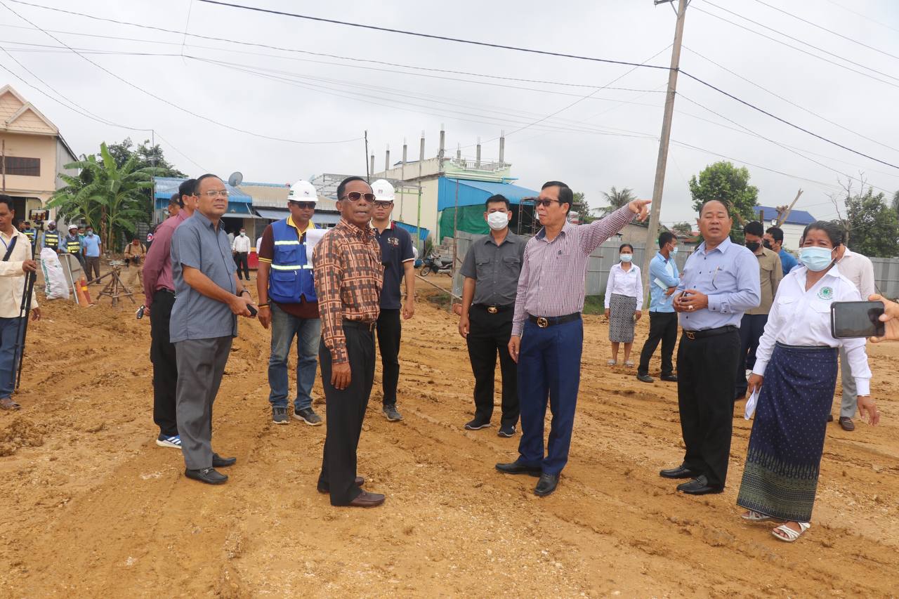 រដ្ឋមន្ត្រីក្រសួងសង្គមកិច្ចពិនិត្យការចាប់ផ៊្តើមកសាងអគារមណ្ឌលសំចតថ្មីជំនួយរដ្ឋាភិបាលថៃនៅក្រុងប៉ោយប៉ែត