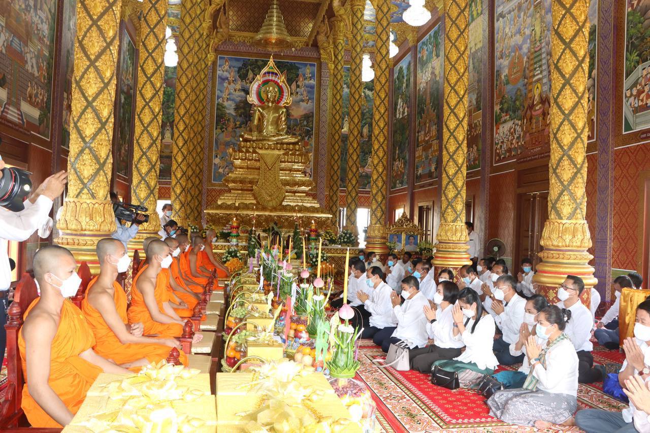 ពិធីបុណ្យកាន់បិណ្ឌ និងភ្ជុំបិណ្ឌ៖ ទស្សនៈវិជ្ជានៅពីក្រោយការធ្វើបុណ្យទានរបស់ពលរដ្ឋខ្មែរ