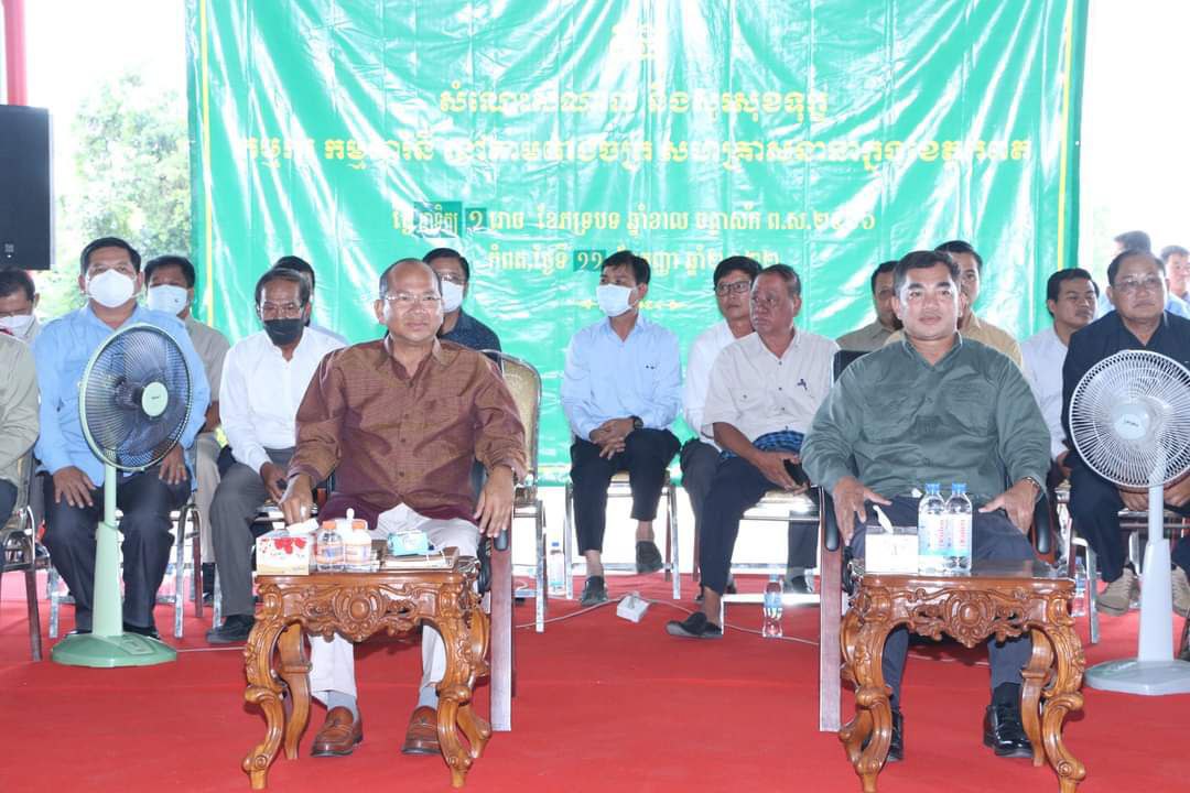 ឯកឧត្តមបណ្ឌិត ម៉ៅ ធនិន អញ្ជើញជួប សំណេះសំណាល ជាមួយកម្មករកម្មការិនី នៅរោងចក្រភូចិន ខេត្តកំពត