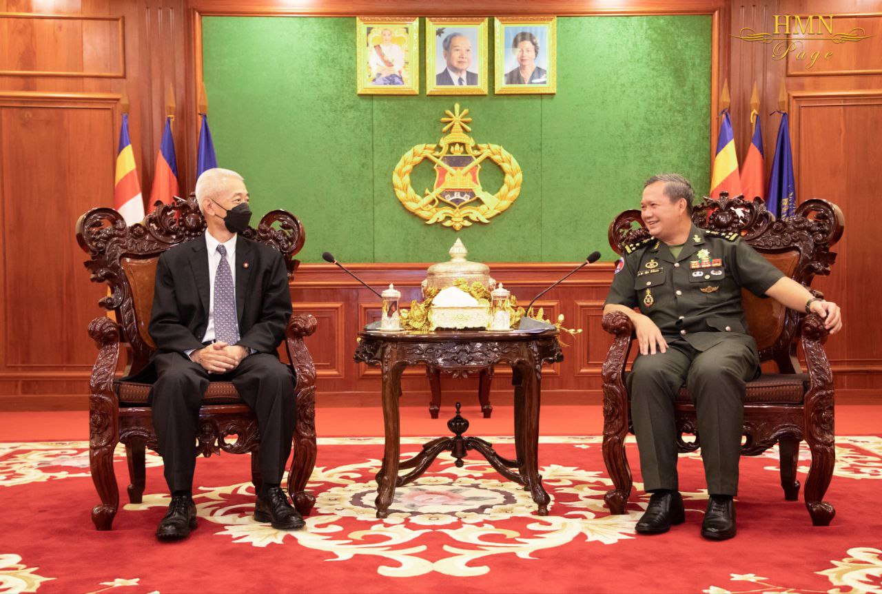 មេបញ្ជាការកងទ័ពជើងគោក នៃកងយោធពលខេមរភូមិន្ទ បានទទួលជួបសំណេះសំណាលជាមួយ ឯកអគ្គរាជទូតថៃប្រចាំនៅកម្ពុជា