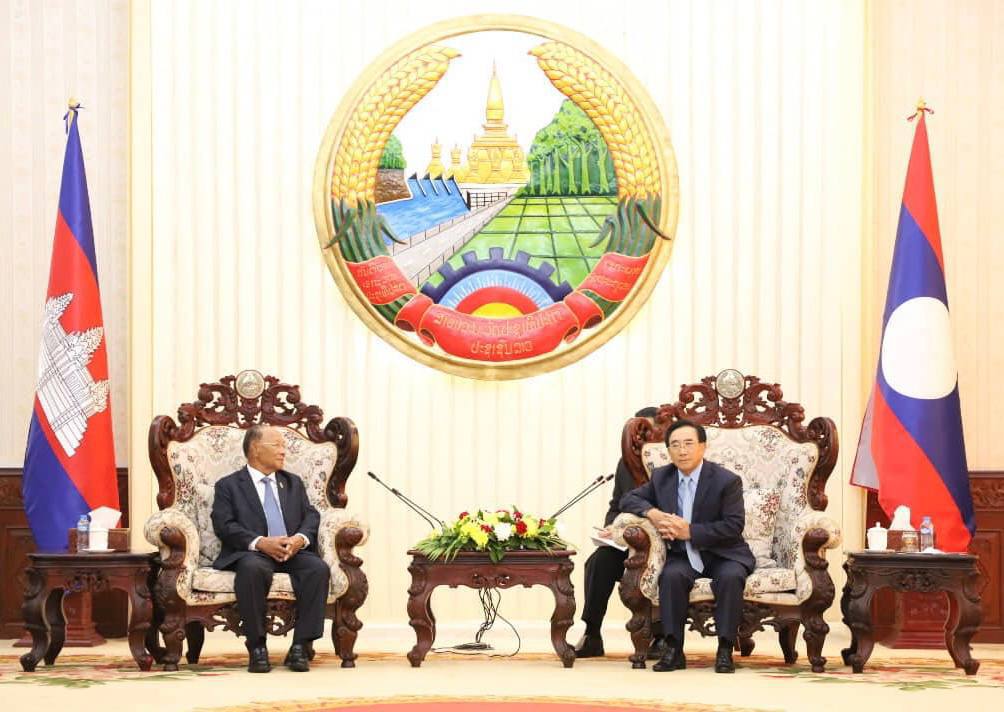 សម្តេចអគ្គមហាពញាចក្រី ហេង សំរិន ជួបសម្តែងការគួរសមជាមួយ ឯកឧត្តមនាយករដ្ឋមន្រ្តីឡាវ