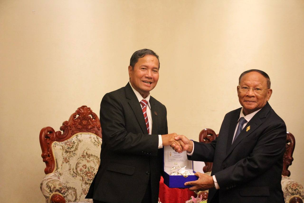 សម្តេចចក្រី ហេង សំរិនប្រធានរដ្ឋសភាអនុញ្ញាតឱ្យ ប្រធានសមាគម មិត្តភាពឡាវ-កម្ពុជាចូលជួបសម្តែងការគួរសម