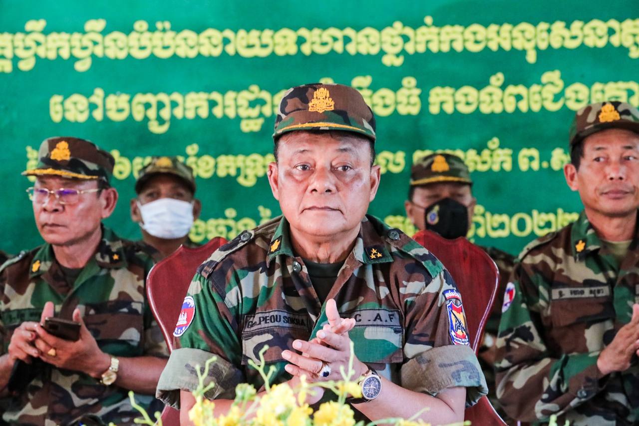 សិក្ខាកាមចំនួន ១០០នាក់ បានបញ្ចប់វគ្គហ្វឹកហ្វឺនបំប៉ន នាយទាហាន ថ្នាក់កងអនុសេនាតូច-ធំ កាំភ្លើងធំកងទ័ពជើងគោក ប្រកបដោយជោគជ័យ