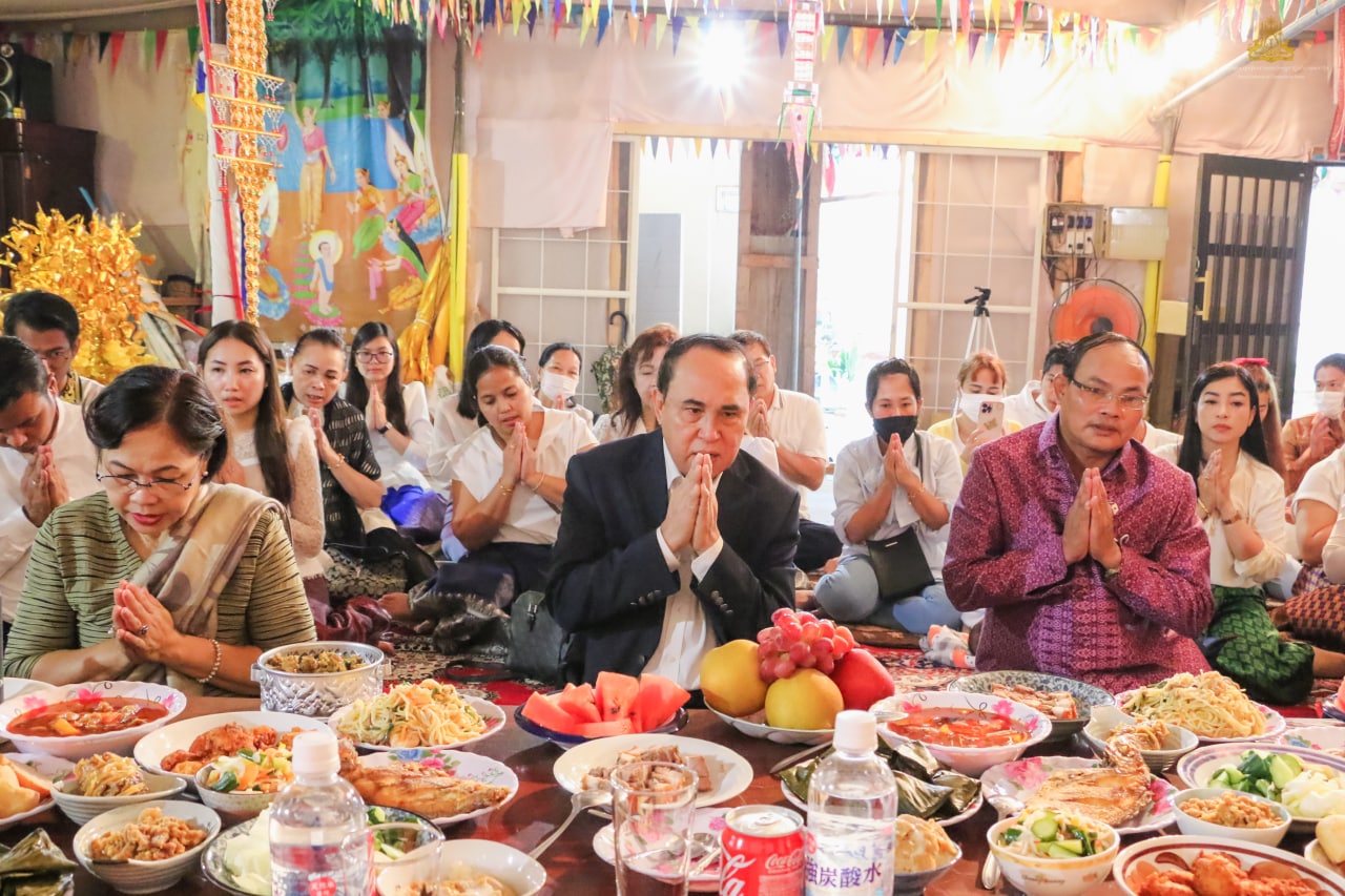 ស្ថានឯកអគ្គរាជទូតកម្ពុជាប្រចាំប្រទេសជប៉ុន អញ្ជើញចូលរួមកាន់បិណ្ឌវេនទី៨ នៅវត្តបារមីគិរីខេមរាភ្នំបីតាធំ ប្រទេសជប៉ុន