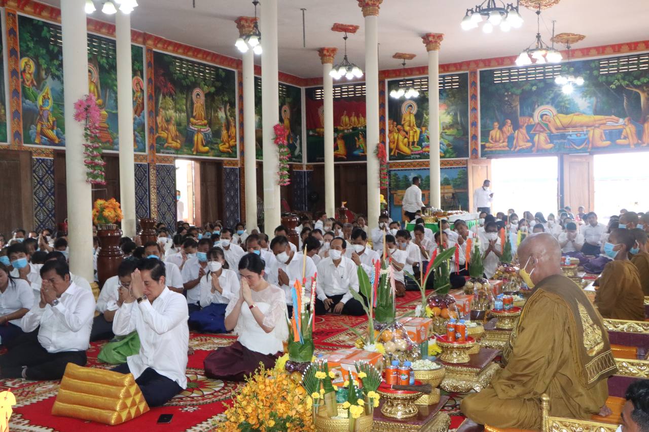 បុណ្យកាន់បិណ្ឌវេនទី១០ អភិបាលរាជធានីភ្នំពេញ ប្រគេនបច្ច័យព្រះសង្ឃជាង ៣២លាន២សែនរៀល សំរាប់កសាងទីអារាមវត្តប្រសិទ្ធីរីម្មារាម